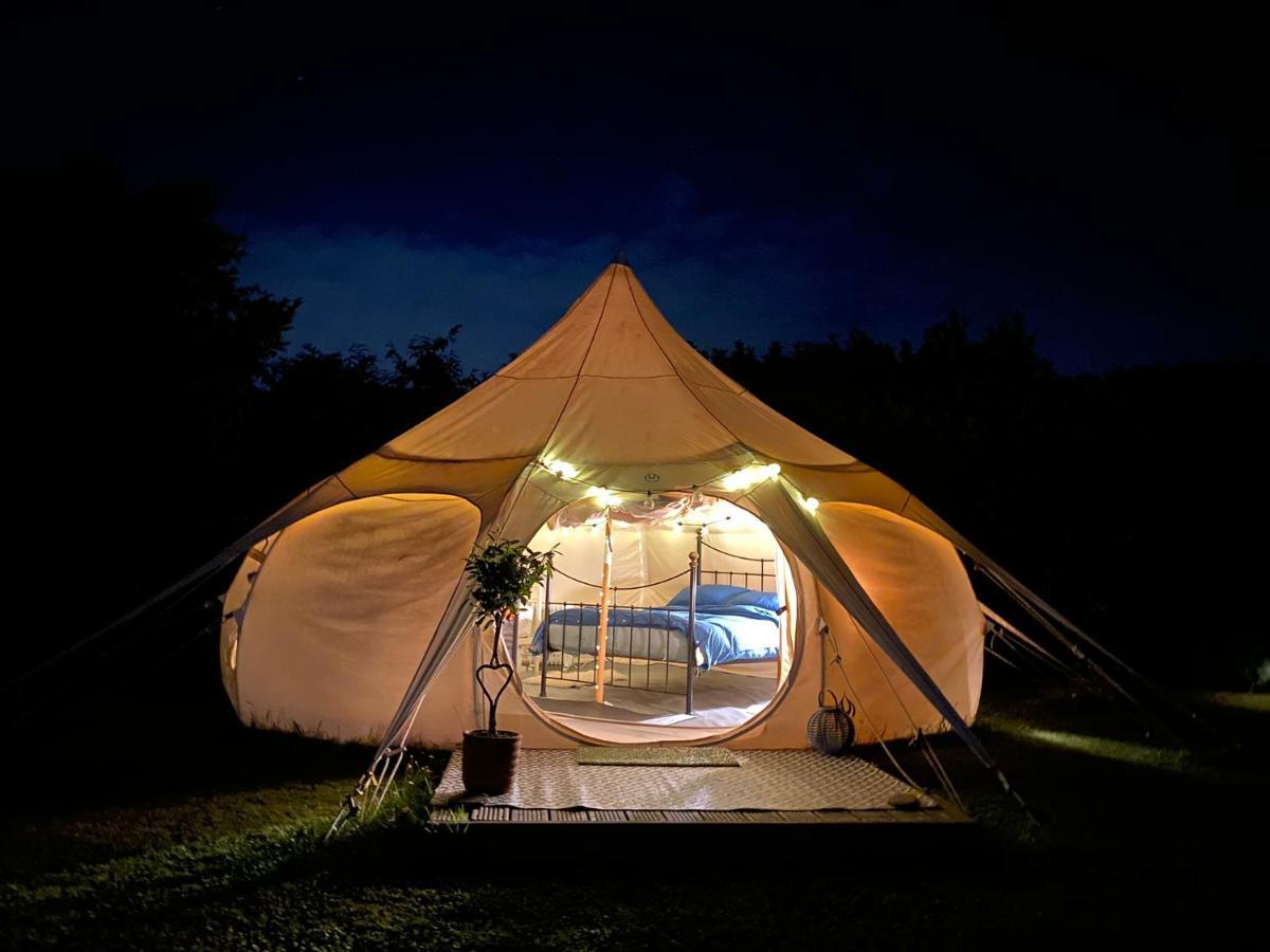 Secret Garden Glamping Hotel Lymington Luaran gambar